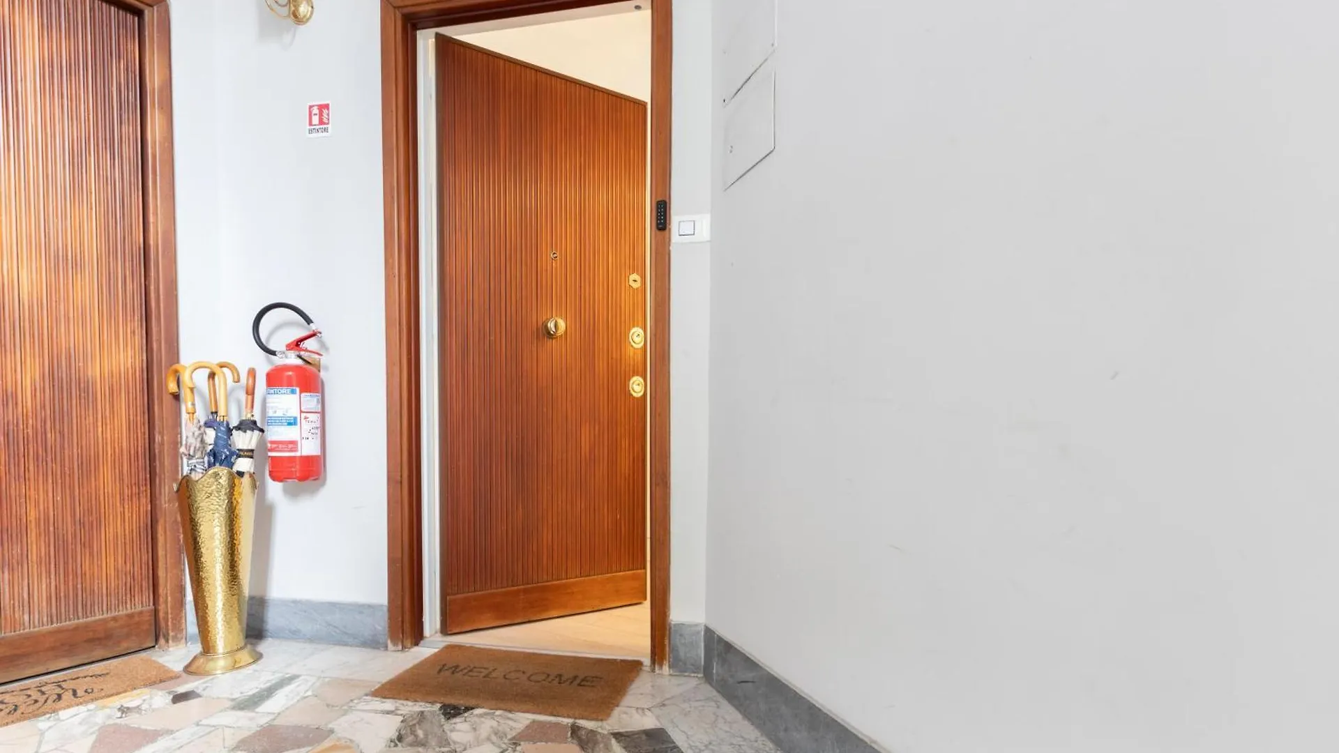 Elegant Flat In Ponte Milvio Apartment Rome